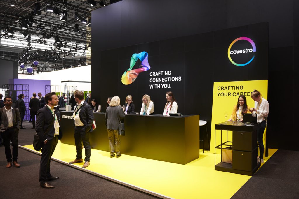 welcome desk, walls and exhibition podiums were built with GRID