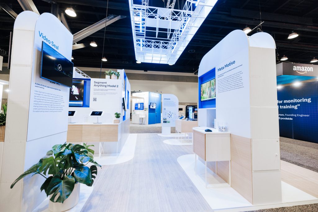 META created a unique custom made GRID trade fair booth