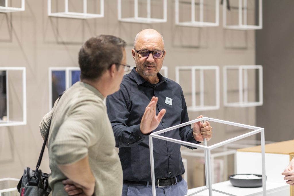 presenting GRID cubes at Orgatec 2022